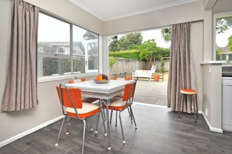 Photo of property in 28 Choice Avenue, Henderson, Auckland, 0612