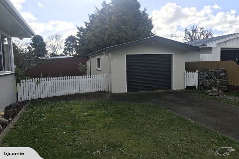 Photo of property in 24 Kent Crescent, Awapuni, Palmerston North, 4412