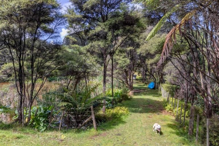 Photo of property in 1310 Old North Road, Helensville, 0875