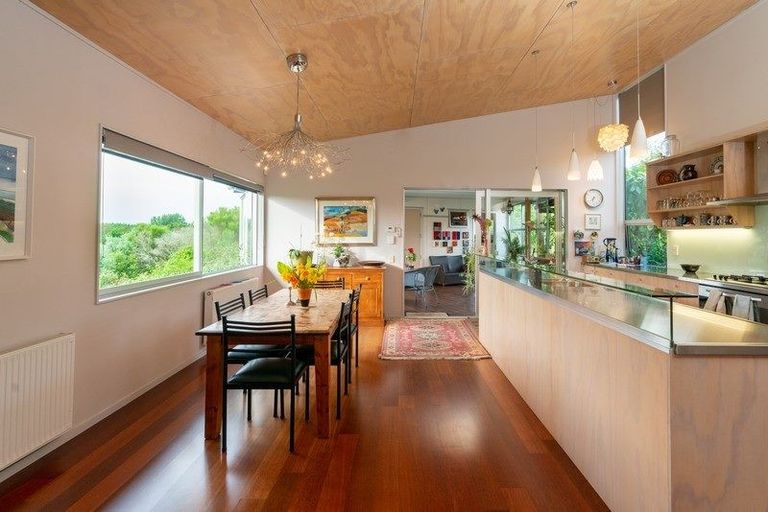 Photo of property in 37 Kensington Drive, Peka Peka, Waikanae, 5391