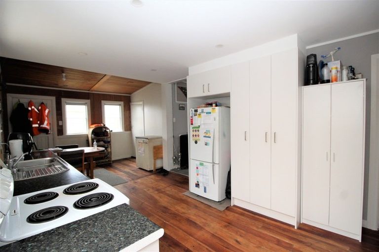 Photo of property in 13 Atkinson Street, Woodville, 4920