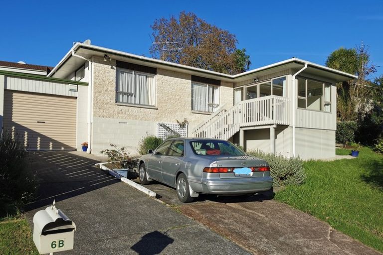 Photo of property in 2/6 Philson Terrace, Browns Bay, Auckland, 0630
