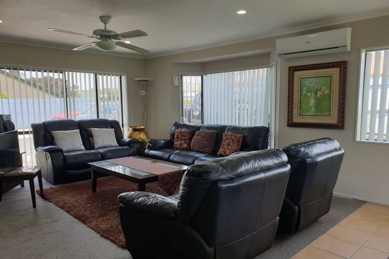 Photo of property in 8 Peachwood Place, Favona, Auckland, 2024