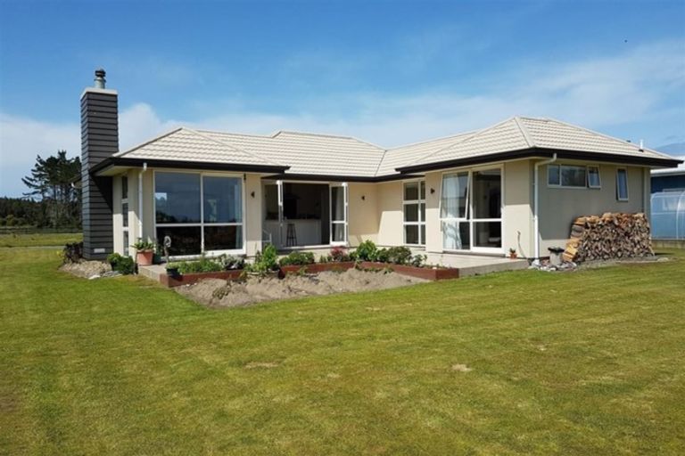 Photo of property in 6 Elley Drive, Carters Beach, Westport, 7825