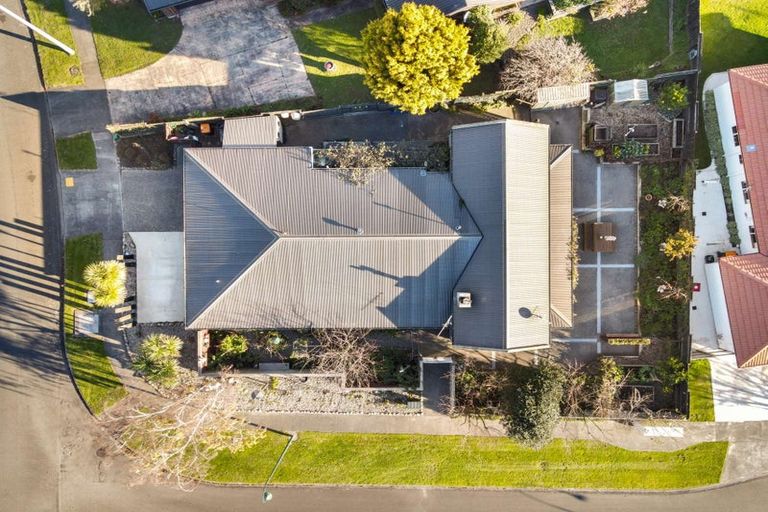 Photo of property in 1 Strachan Way, Highbury, Palmerston North, 4412