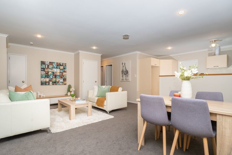 Photo of property in 7 Hibernian Drive, Ranui, Auckland, 0612