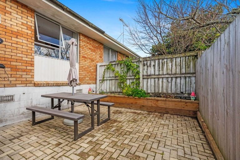 Photo of property in 3/100 Portage Road, New Lynn, Auckland, 0600