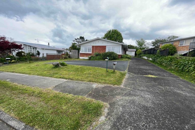 Photo of property in 21 Rotoiti Avenue, Pakuranga Heights, Auckland, 2010