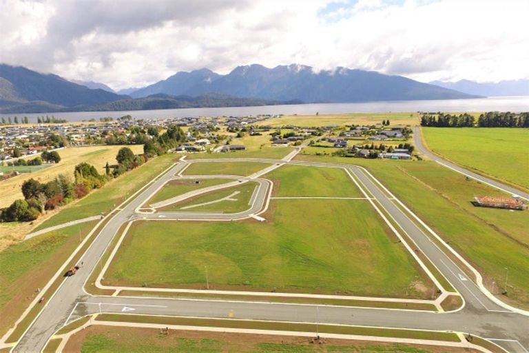 Photo of property in 22 Marakura Drive, Te Anau, 9600