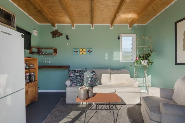 Photo of property in 262 Seaforth Road, Waihi Beach, 3611