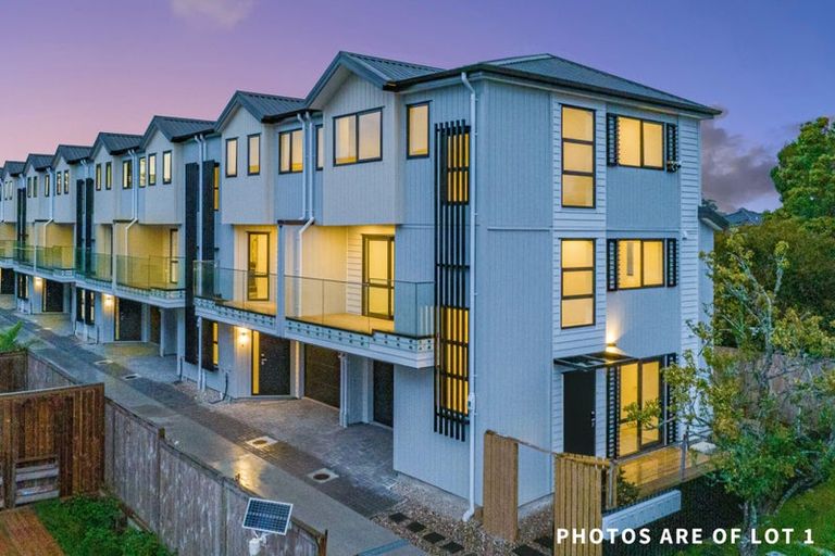 Photo of property in 5/17 Kingdale Road, Henderson, Auckland, 0610