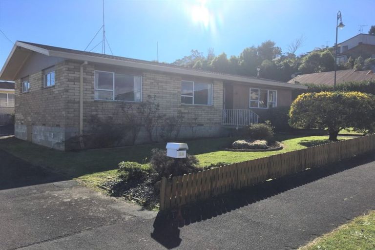 Photo of property in 9 Newcastle Road, Dinsdale, Hamilton, 3204