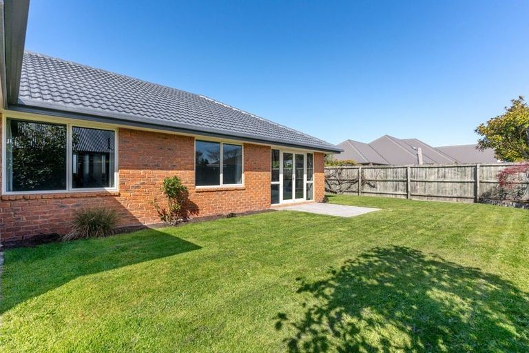 Photo of property in 72 Broadhaven Avenue, Parklands, Christchurch, 8083