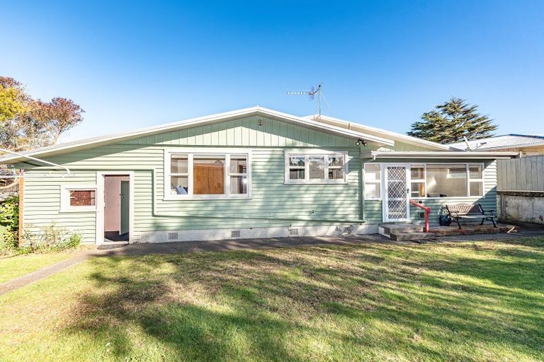 Photo of property in 10 Eaton Crescent, Otamatea, Whanganui, 4500