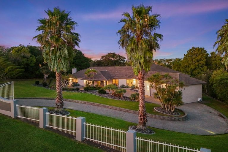 Photo of property in 7 Burgundy Park Avenue, Henderson, Auckland, 0612