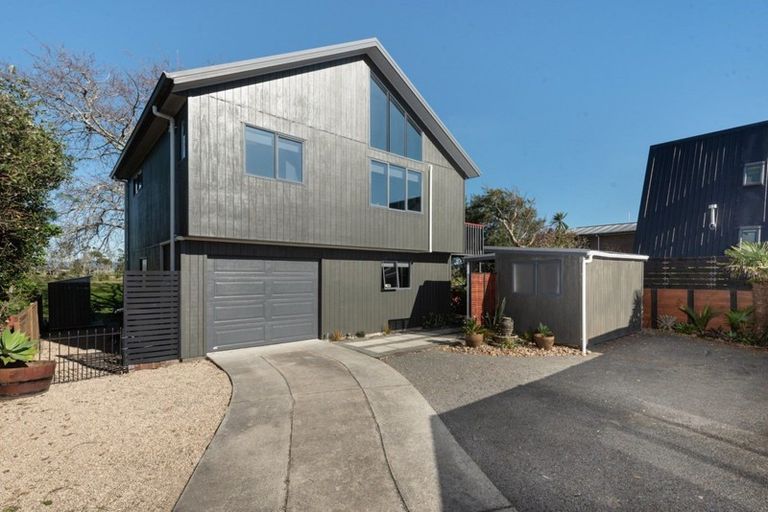 Photo of property in 100b Simpson Road, Papamoa Beach, Papamoa, 3118