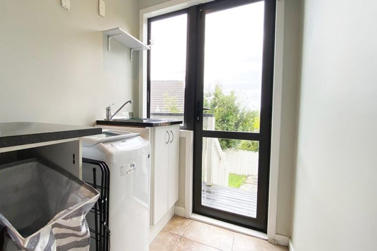 Photo of property in 1/1 Paparoa Road, Cockle Bay, Auckland, 2014