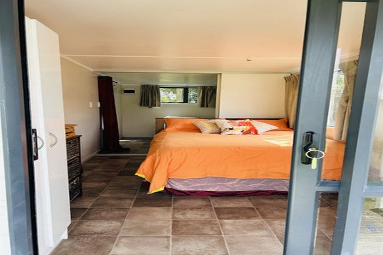 Photo of property in 20 Hills Road, Tongaporutu, Urenui, 4378