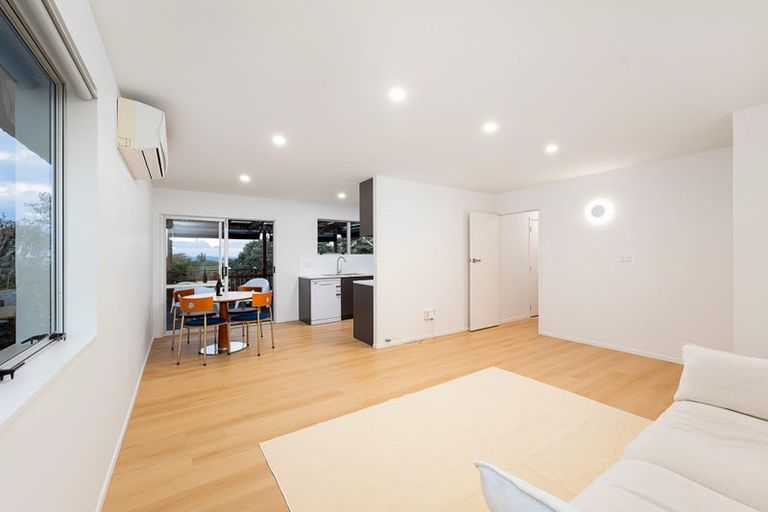 Photo of property in 12 Raelene Place, Massey, Auckland, 0614