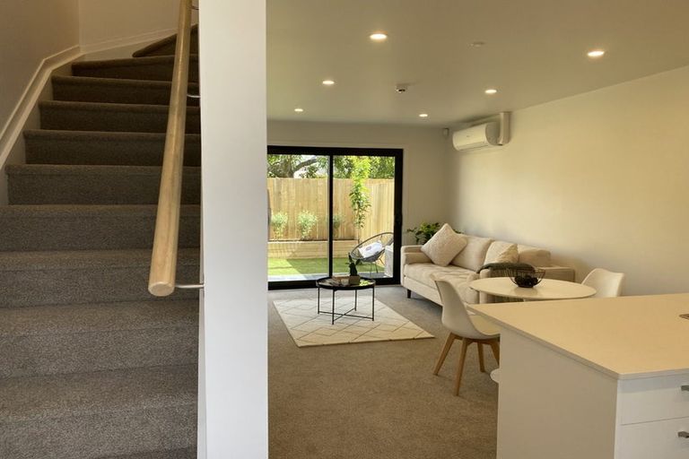 Photo of property in 6/43 Yeovil Road, Te Atatu Peninsula, Auckland, 0610