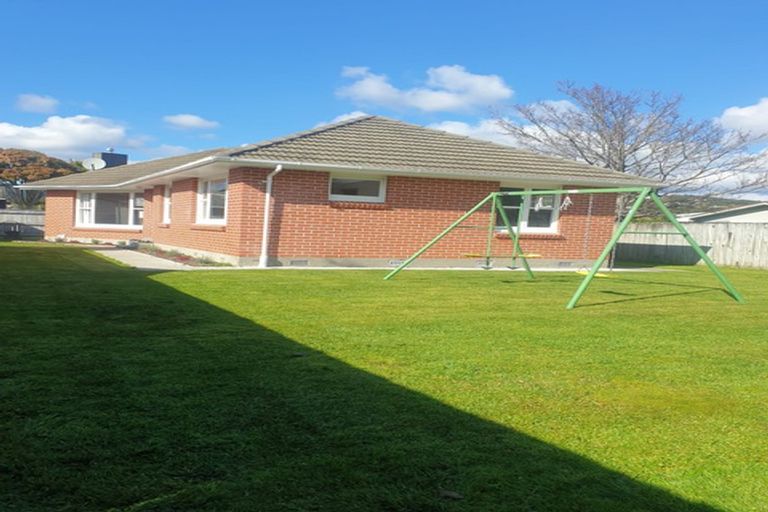 Photo of property in 23 Palmer Crescent, Silverstream, Upper Hutt, 5019