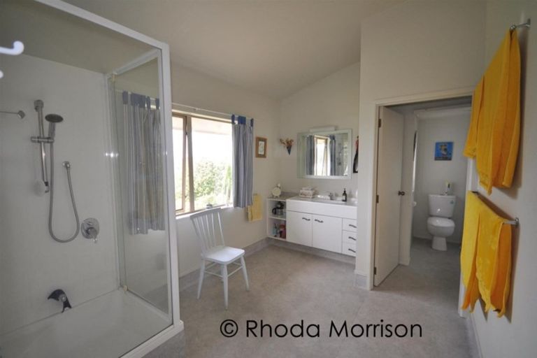 Photo of property in 257 Metcalfe Road, Matakohe, 0593