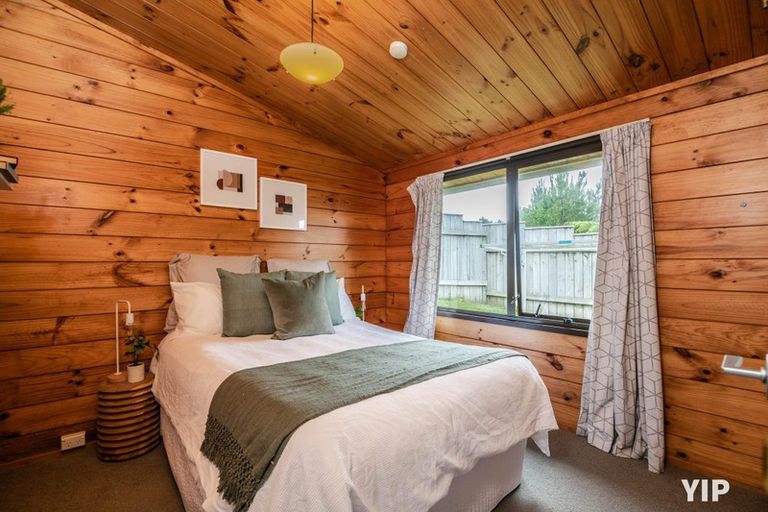 Photo of property in 60 Nalanda Crescent, Broadmeadows, Wellington, 6035