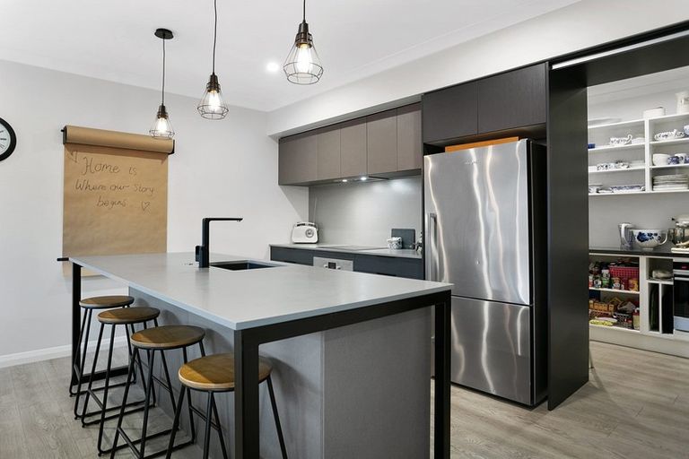 Photo of property in 8 Richards Street, Cambridge, 3434