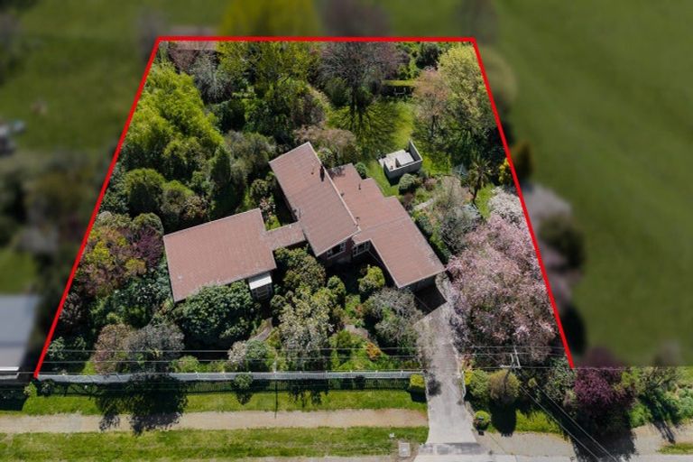 Photo of property in 82 Point Bush Road, Waimate, 7979