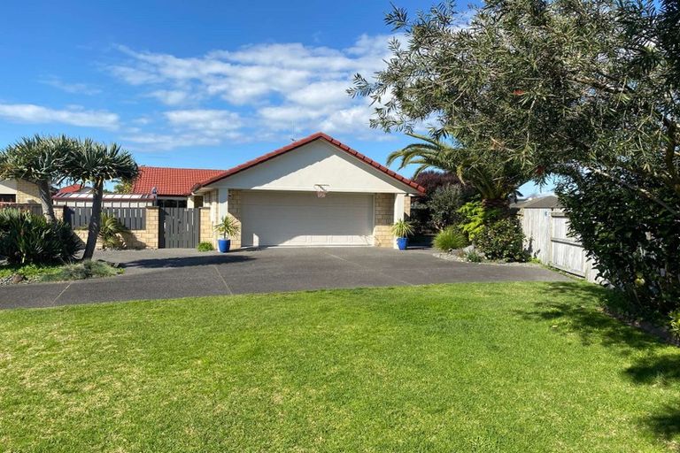 Photo of property in 16 Amery Place, Papamoa Beach, Papamoa, 3118