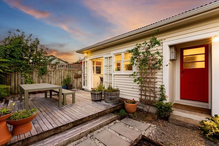 Photo of property in 17 Fitzherbert Street, Alicetown, Lower Hutt, 5010