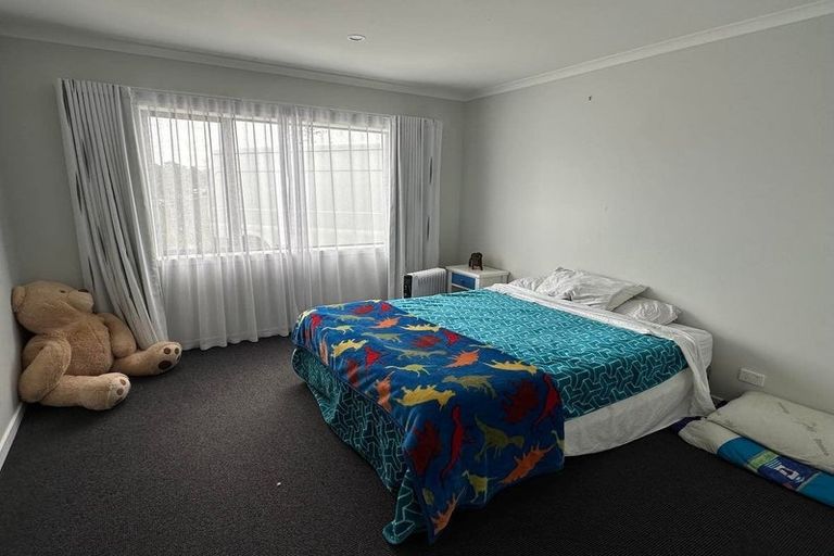 Photo of property in 2a Leadline Place, Whitby, Porirua, 5024