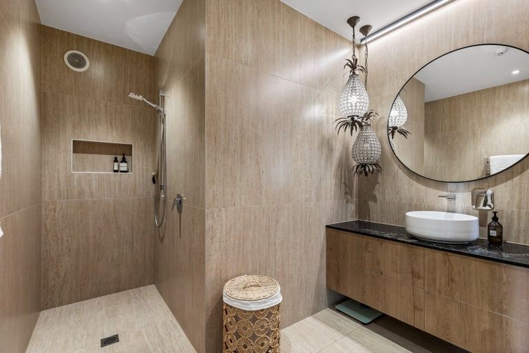 Photo of property in 10a Victoria Road, Devonport, Auckland, 0624