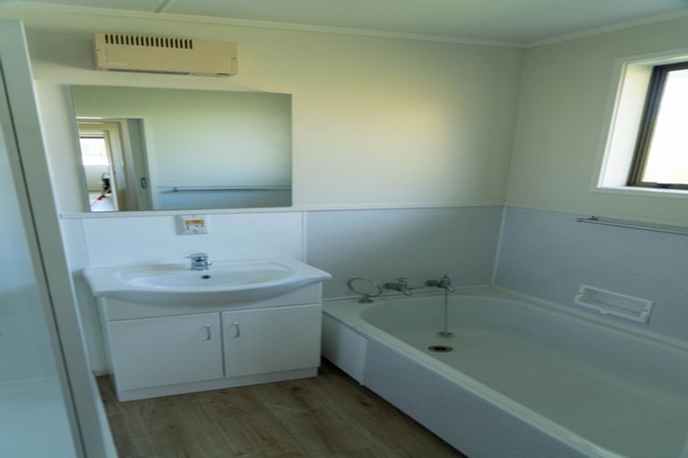 Photo of property in 82 Newcastle Street, Clyde, 9330