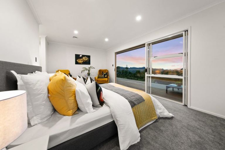 Photo of property in 91 Mountain Road, Henderson Valley, Auckland, 0612