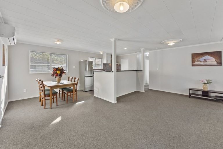 Photo of property in 41b Larchmont Grove, Totara Park, Upper Hutt, 5018