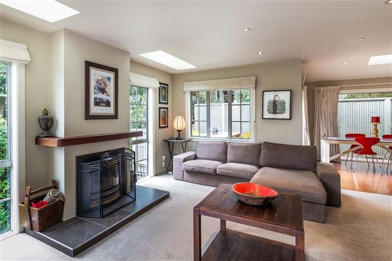 Photo of property in 104 Gillies Avenue, Taupo, 3330