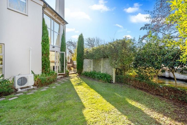 Photo of property in 2/37 Poynder Avenue, Merivale, Christchurch, 8014