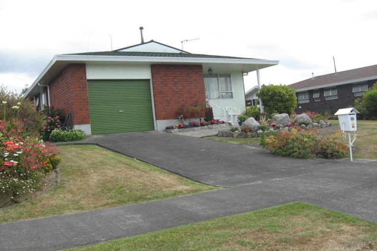 Photo of property in 30 Cedar Crescent, Feilding, 4702
