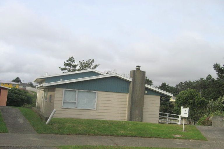 Photo of property in 17 Toporoa View, Ascot Park, Porirua, 5024