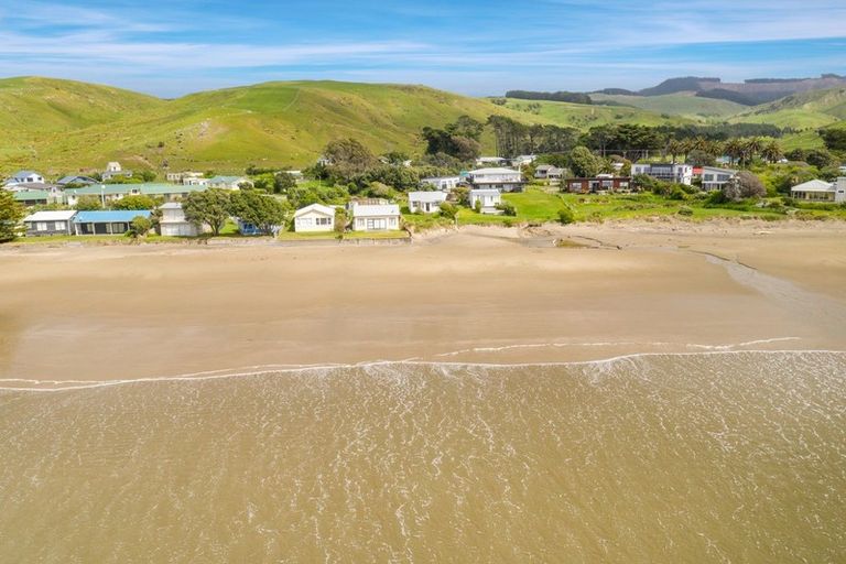 Photo of property in 25 Jetty Road, Castlepoint, Tinui, 5889
