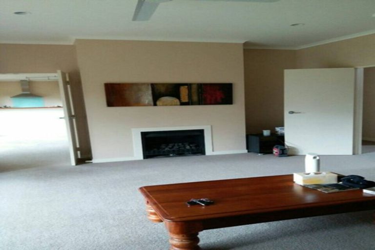 Photo of property in 79 Manor Park, Sunnyhills, Auckland, 2010