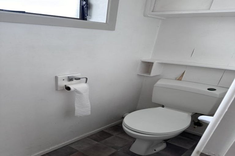 Photo of property in 4 Haynes Avenue, Upper Riccarton, Christchurch, 8041