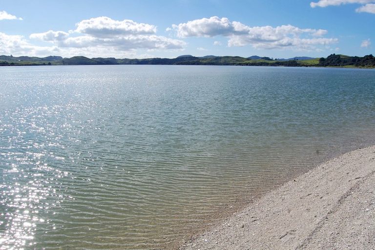 Photo of property in 18a Salt River View Road, Kaiwaka, 0573