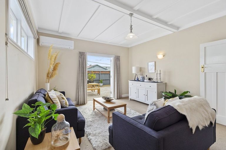 Photo of property in 22 Resolution Street, Lyall Bay, Wellington, 6022