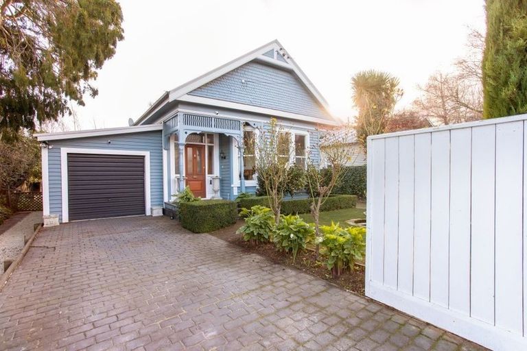 Photo of property in 73 Caledonian Road, St Albans, Christchurch, 8014