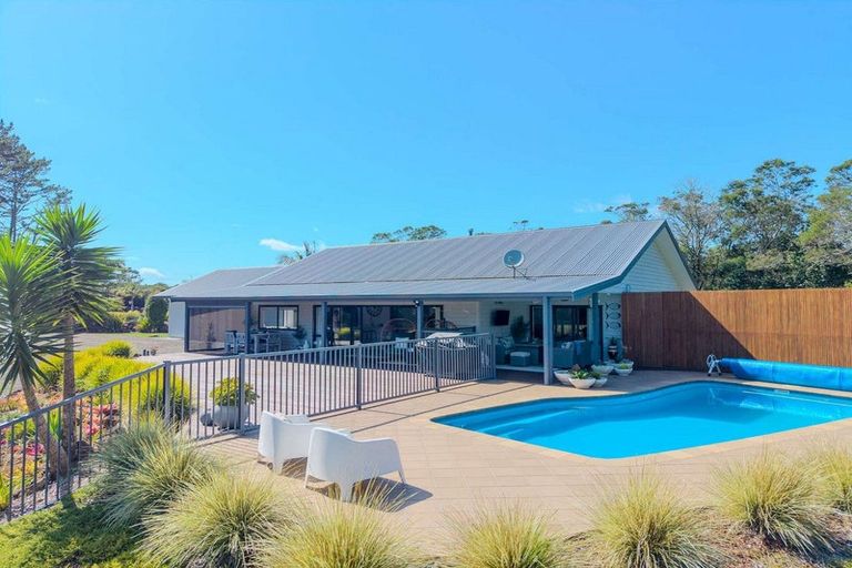 Photo of property in 244 Waimate North Road, Kerikeri, 0293