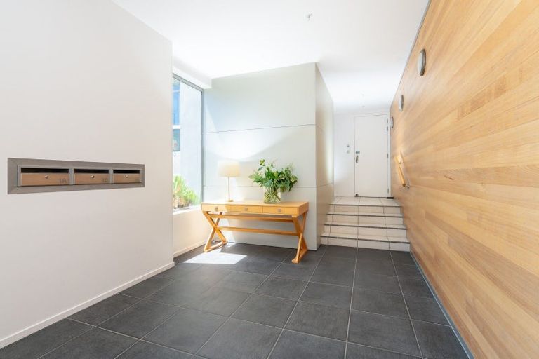 Photo of property in Mariner, 1/140b Oriental Parade, Oriental Bay, Wellington, 6011