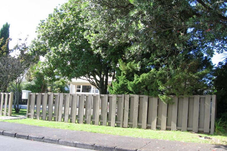 Photo of property in 5 Gane Lane, Te Atatu Peninsula, Auckland, 0610