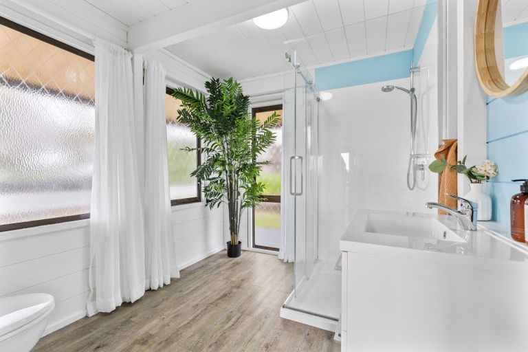 Photo of property in 71 Heta Road, Highlands Park, New Plymouth, 4312